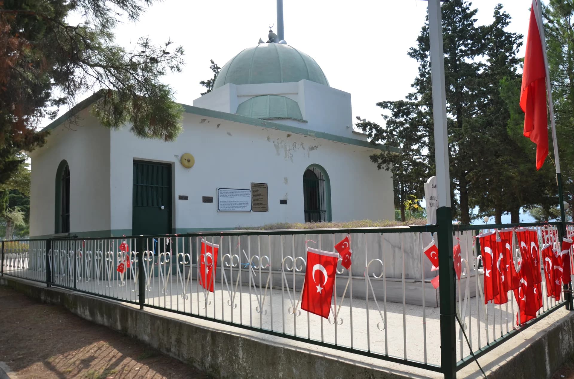 Abdulvahap Sancaktarı Türbesi (Bayraklı Dede) — 6