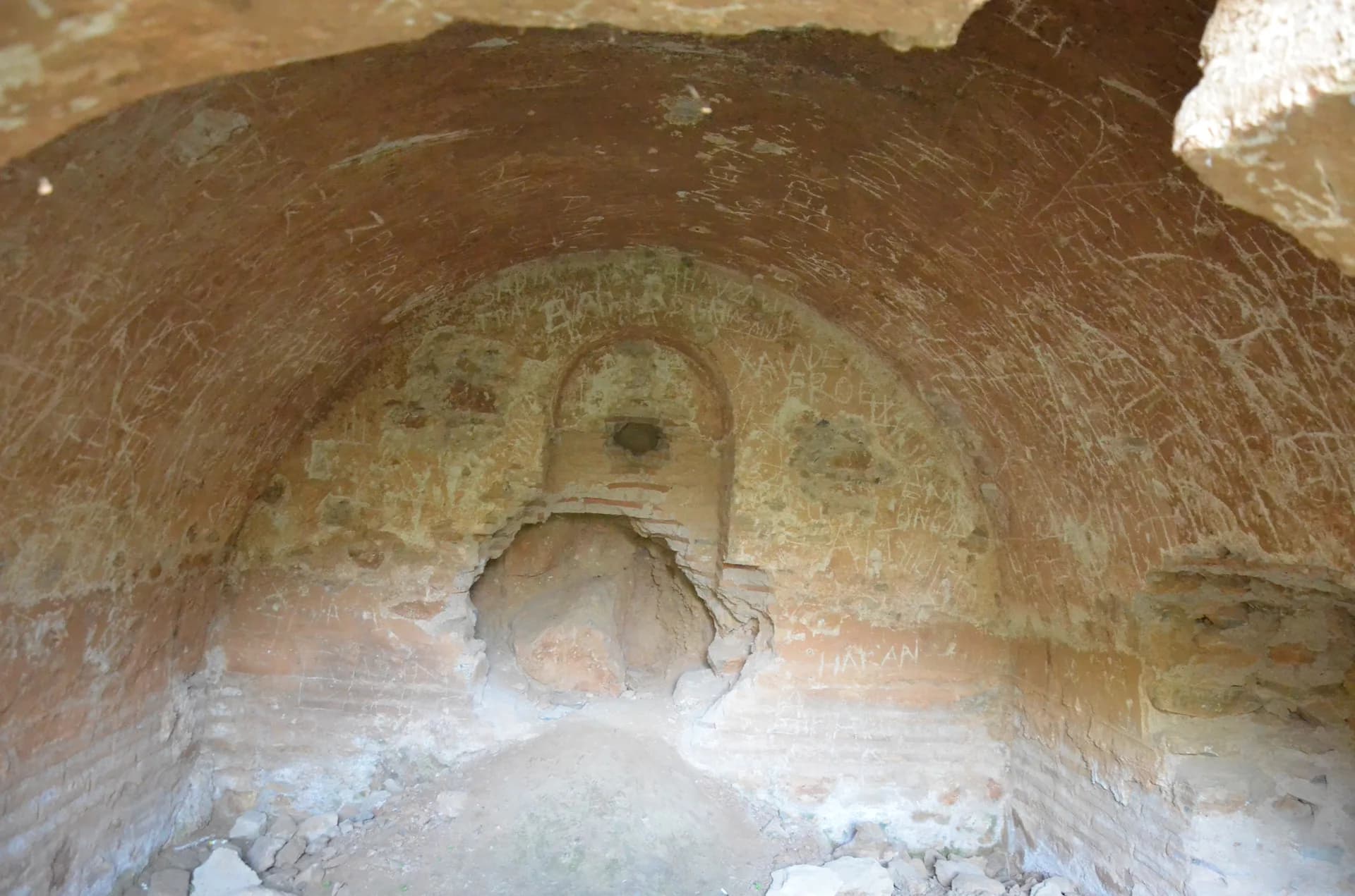 Abdulvahap Tepesi Yeraltı Mezarı (Hipoje) — 3
