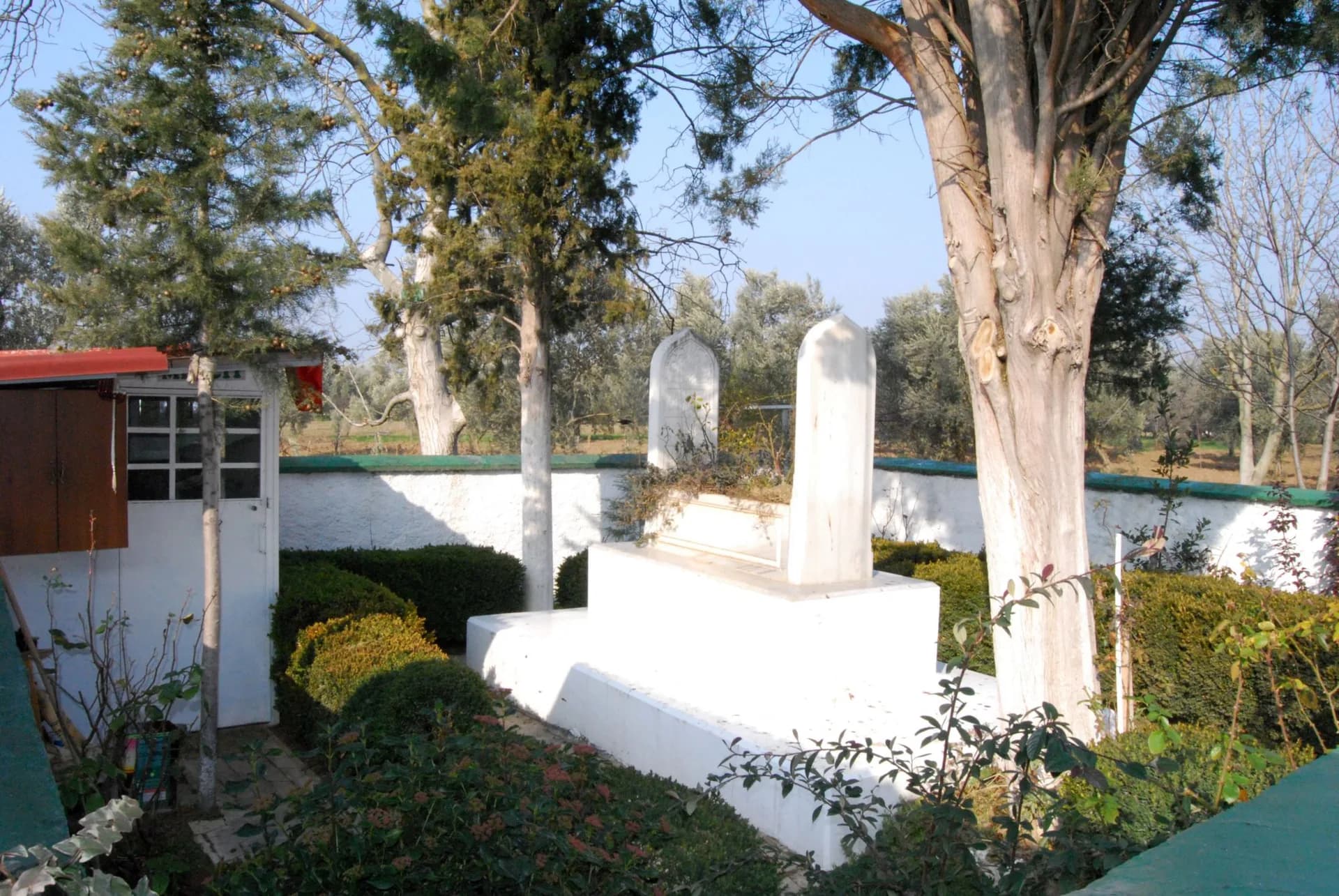 Eşref Paşa Türbesi — 4