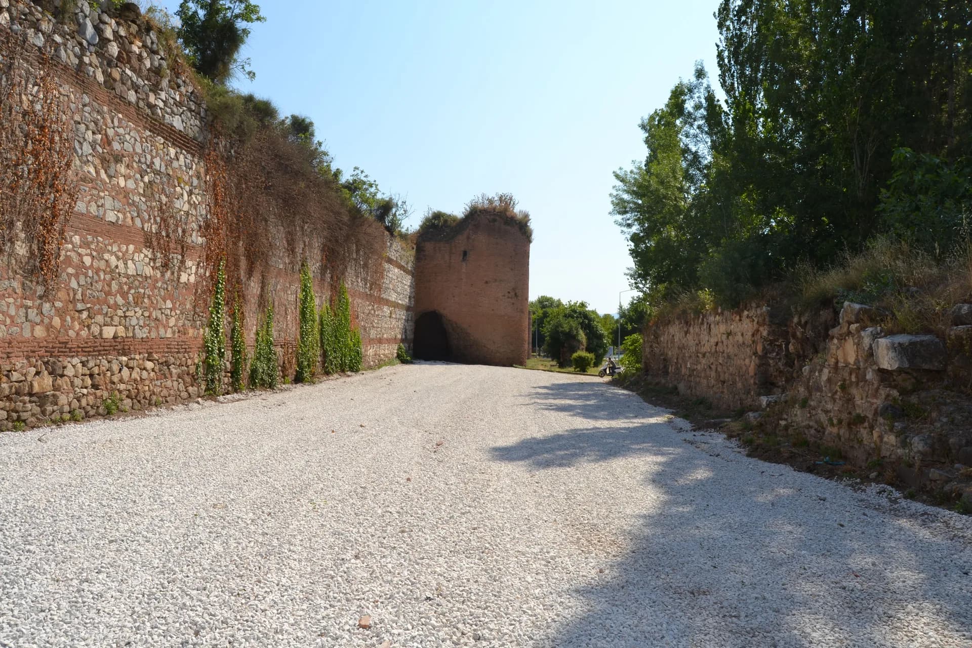 İznik Surlarının Çevresinde Yürüyüş Rehberi