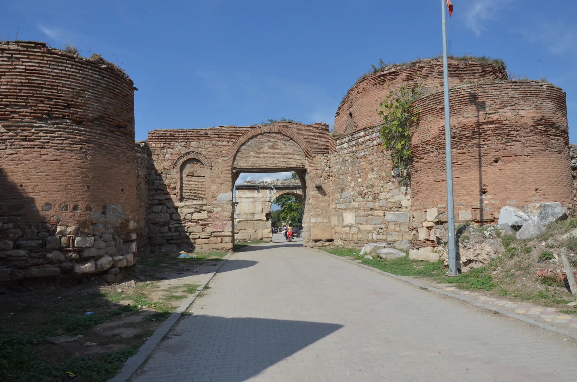Yenişehir Kapısı (Güney Kapı) — 5